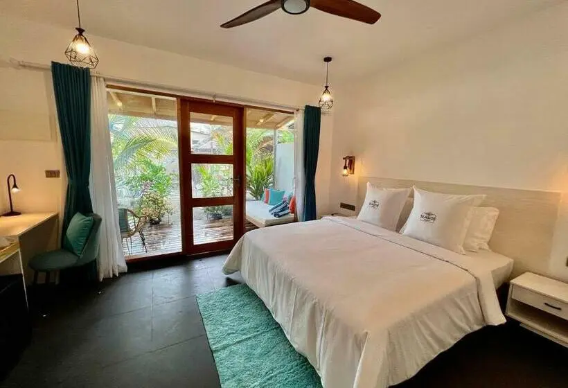 اتاق لوکس با بالکن, Seaside Dhigurah