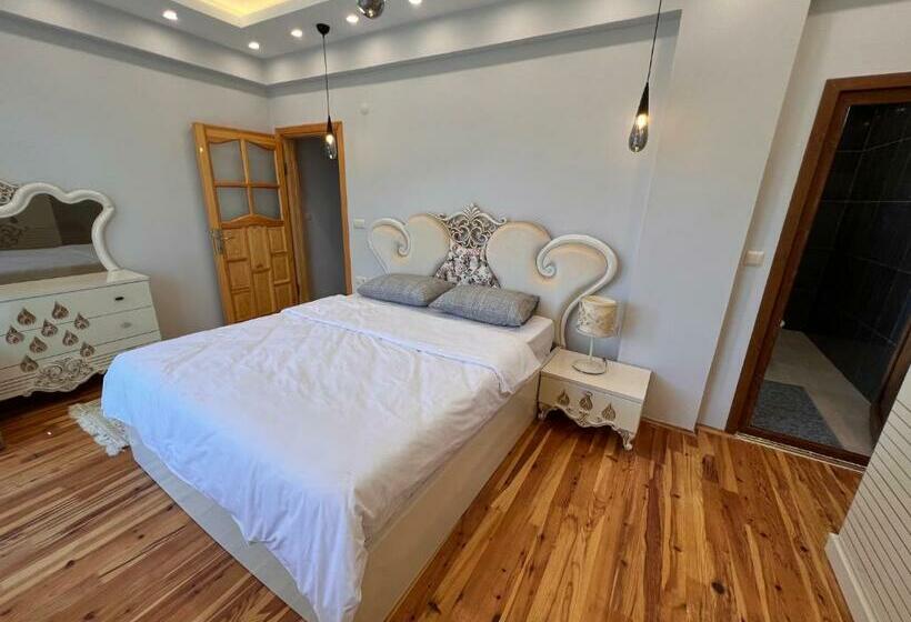 Апартаменты 1 Спальня Вид на Сад, Shen Home Life