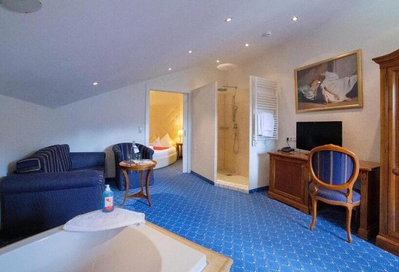 Полулюкс с Балконом, .. Mein Romantisches Hotel Toalstock