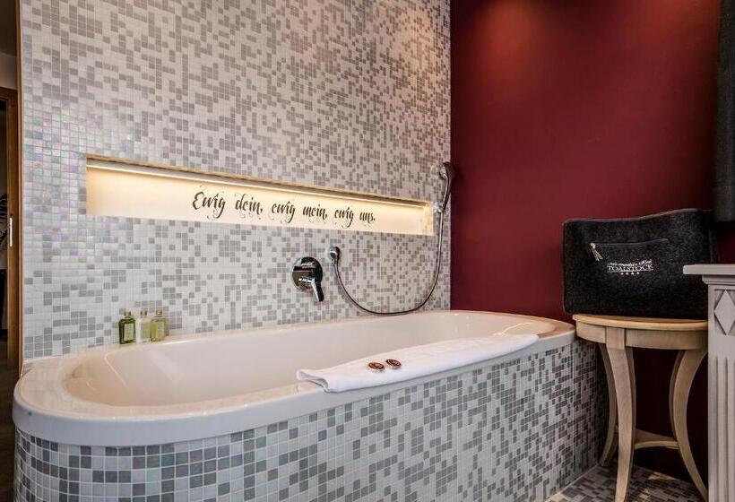 Полулюкс с Балконом, .. Mein Romantisches Hotel Toalstock