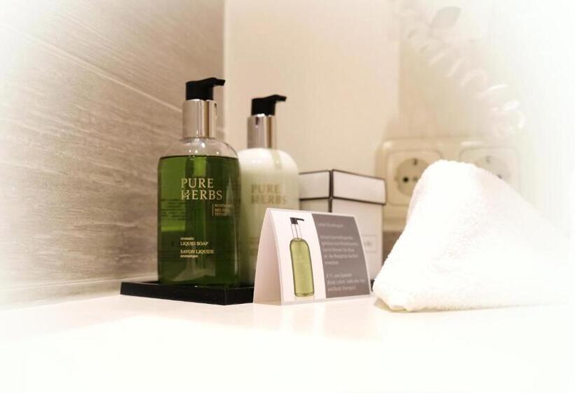 غرفة قياسية مزوَّدة بشُرفة, .. Mein Romantisches Hotel Toalstock