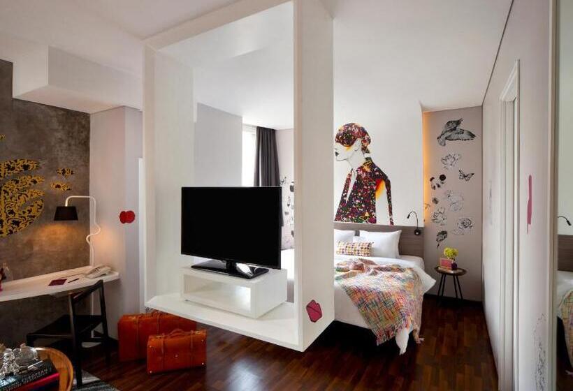 Студия Стандарт, Artotel Thamrin Jakarta