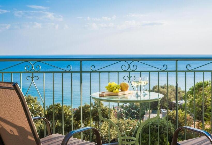 스탠다드 스튜디오, Eagle S Nest