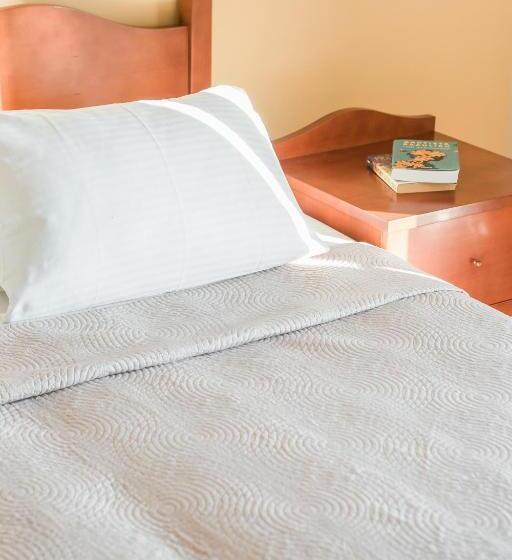 스탠다드 스튜디오, Eagle S Nest