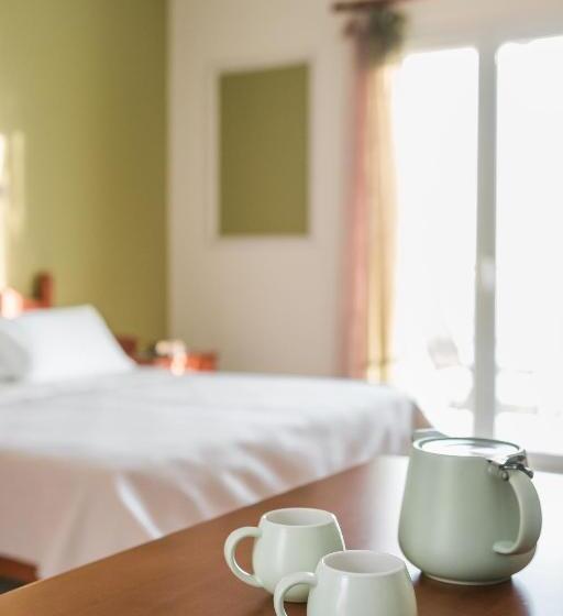 스탠다드 스튜디오, Eagle S Nest