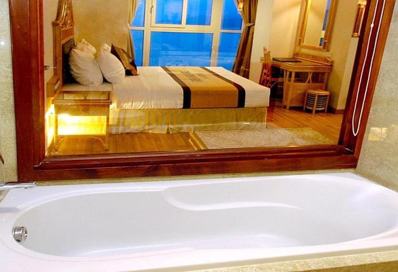 سوئیت پریمیوم, Green World Hotel Nha Trang