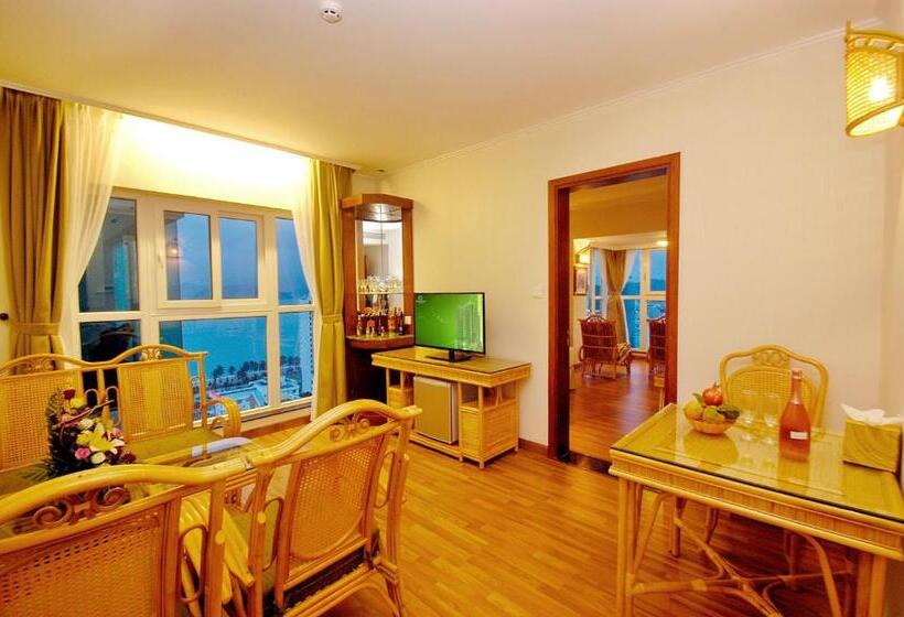 سوئیت پریمیوم, Green World Hotel Nha Trang