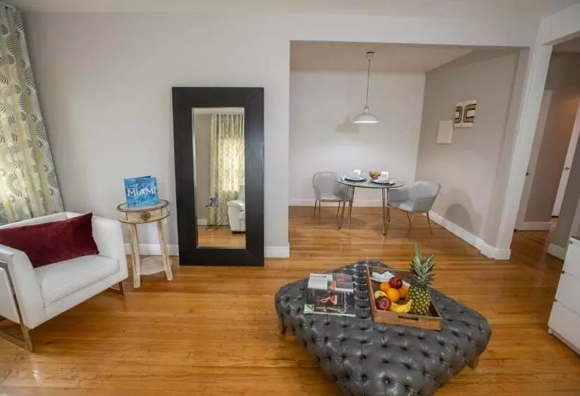 استودیوی استاندارد, Beachside All Suites