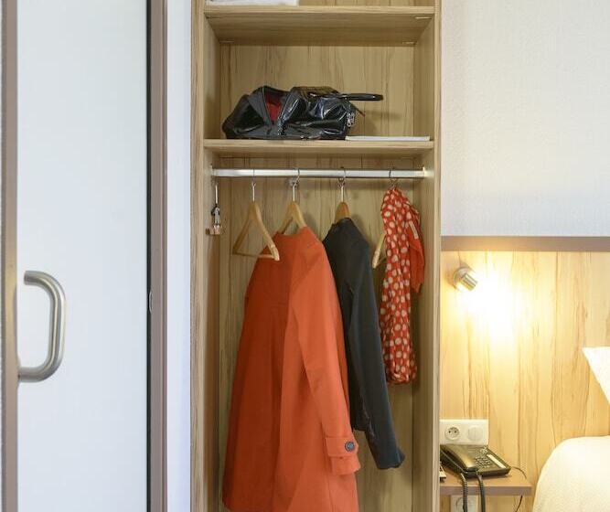 اتاق استاندارد یک نفره, Brit Hotel Reims Croix Blandin