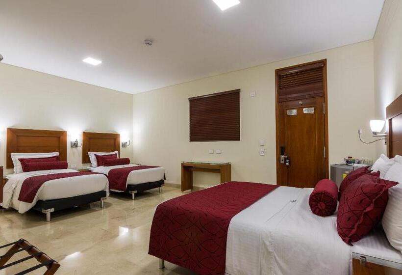 标准三人间, Dorado La 70