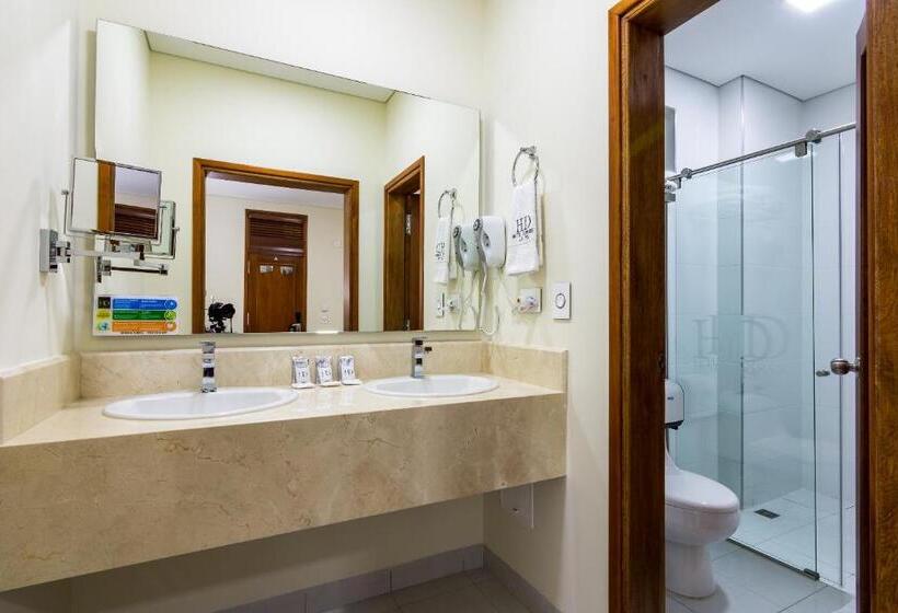 标准三人间, Dorado La 70