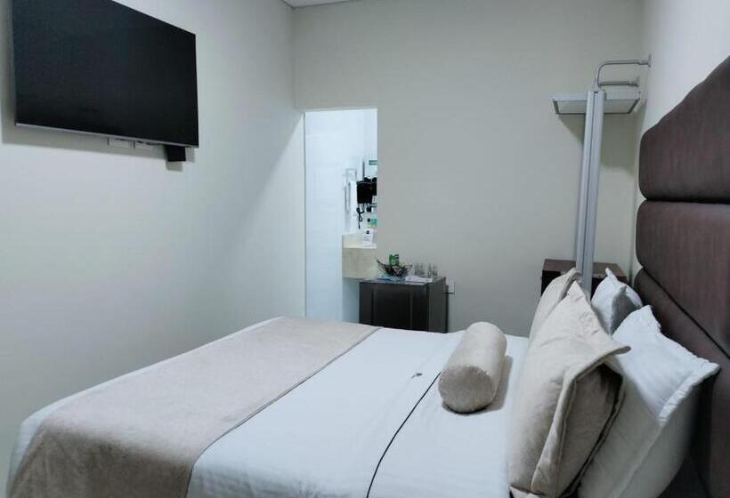 经济房, Dorado La 70