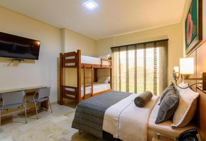 家庭间, Dorado La 70