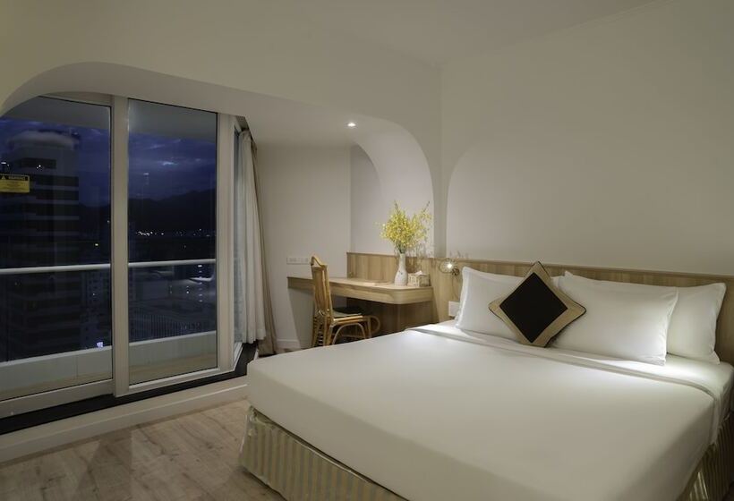 سوئیت پریمیوم, Green World Hotel Nha Trang