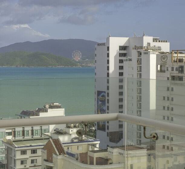 سوئیت پریمیوم, Green World Hotel Nha Trang