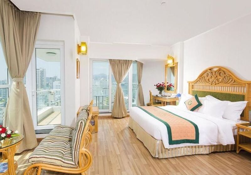 سوئیت پریمیوم, Green World Hotel Nha Trang