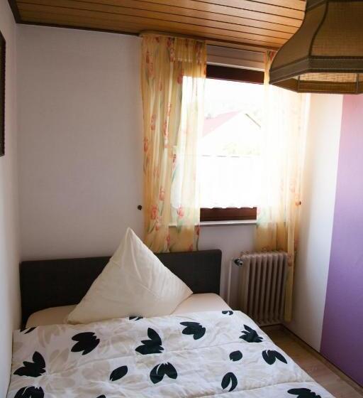 标准单人间, Herzog S Ulsterbrücke