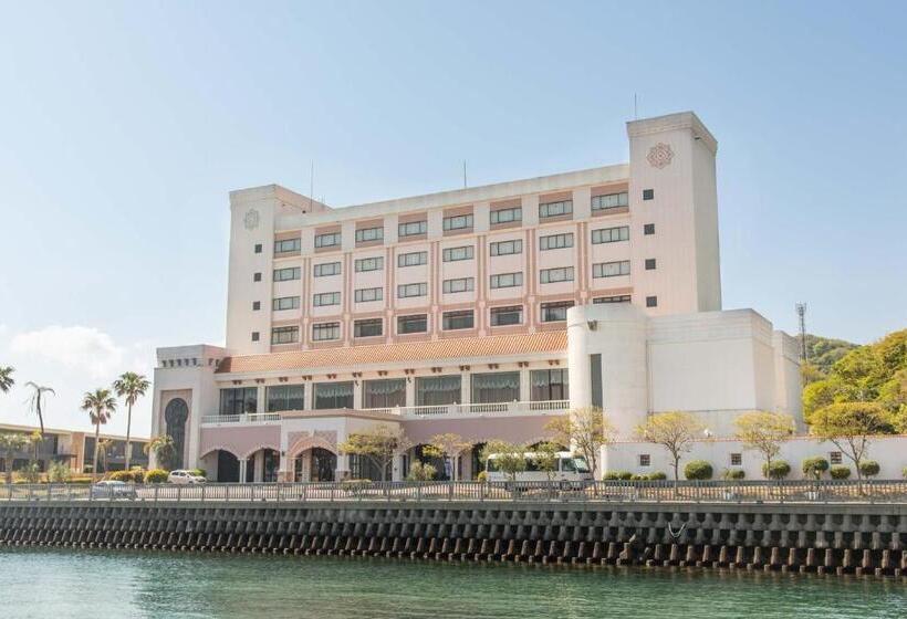 اتاق خانوادگی, I + Land Nagasaki