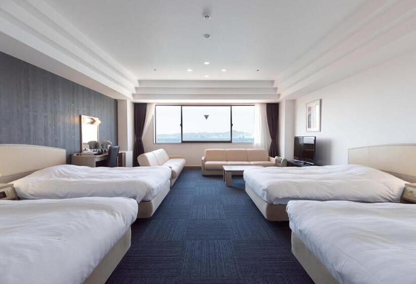 اتاق خانوادگی, I + Land Nagasaki