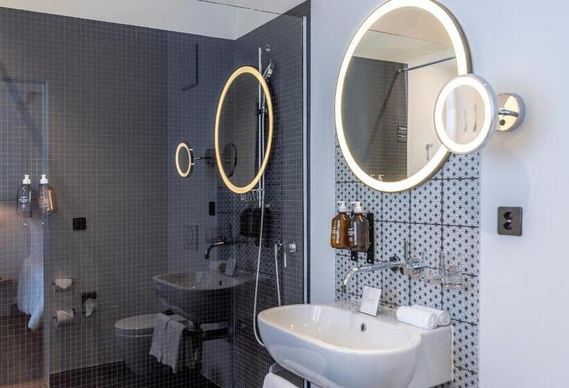 اتاق عادی, Marktgasse