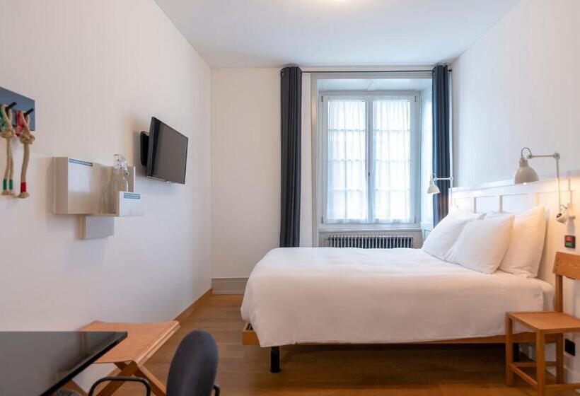 اتاق عادی, Marktgasse