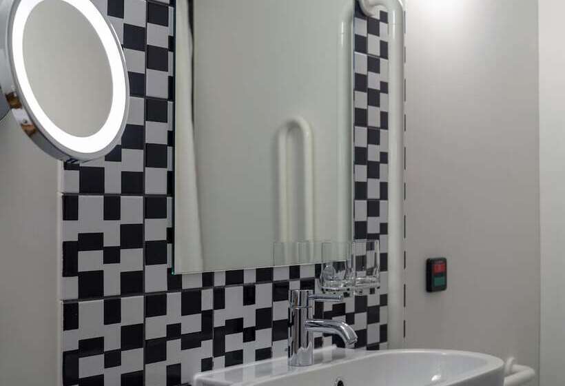 اتاق عادی, Marktgasse