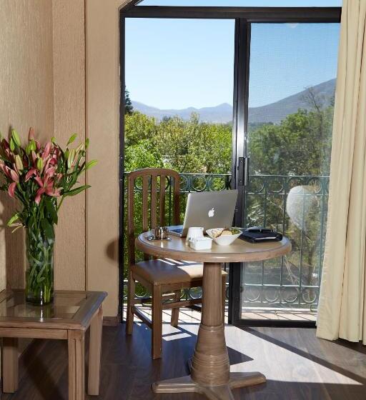 اتاق سوپریور, Meson Del Valle