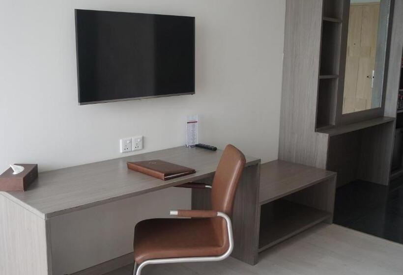 اتاق لوکس, Parami