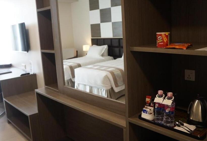 اتاق لوکس, Parami