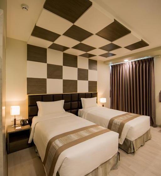 اتاق لوکس, Parami