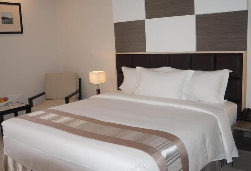 اتاق لوکس, Parami