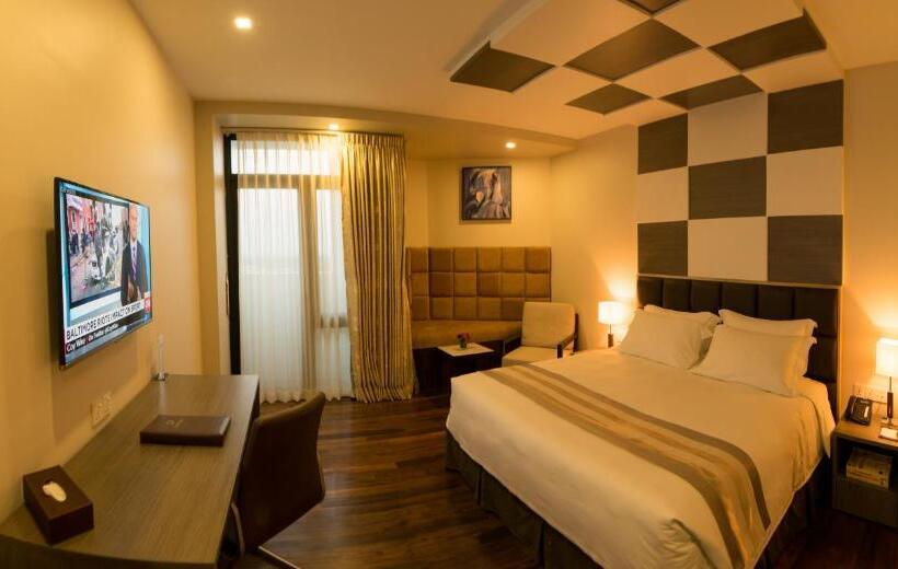 اتاق پرمیوم, Parami