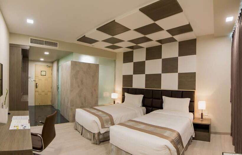 اتاق لوکس, Parami