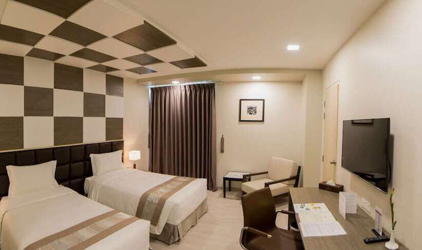 اتاق لوکس, Parami