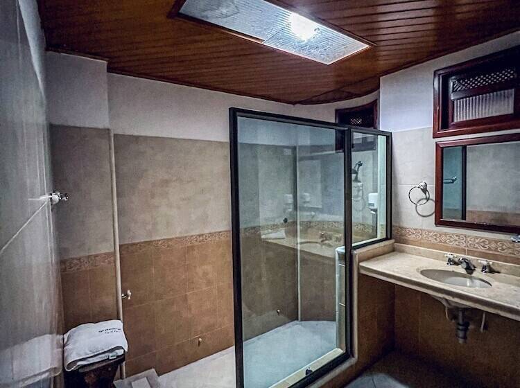 スタンダードルーム, Sunrise By Hype