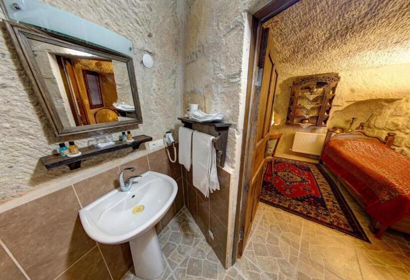 패밀리 룸, Turkish Cave House