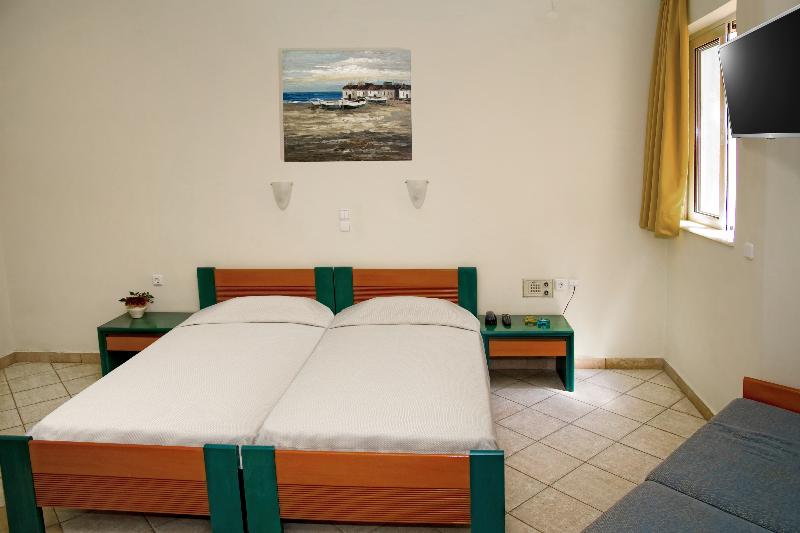 침실 1개 아파트, Papadakis