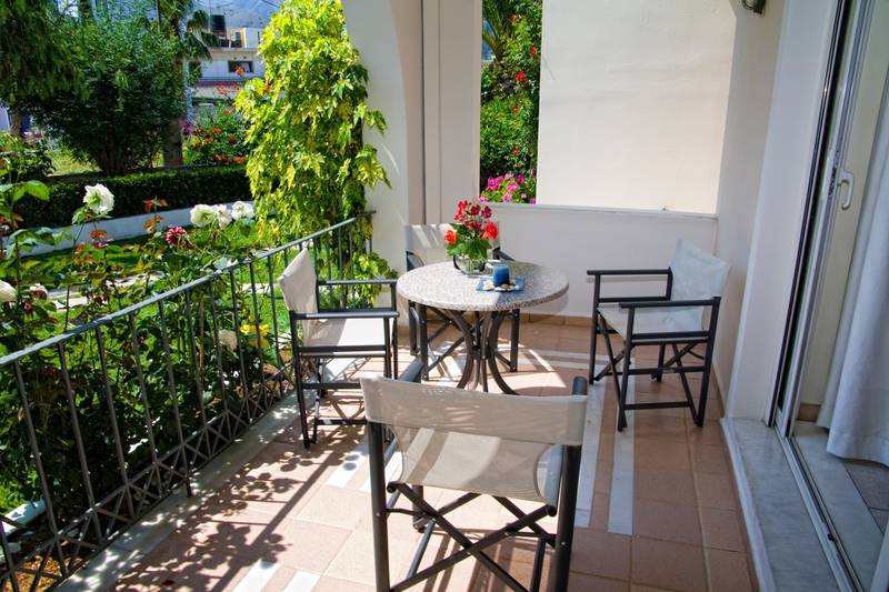 침실 1개 아파트, Papadakis