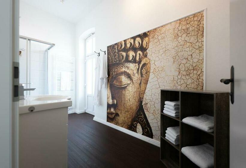 سوییت خانوادگی, Maritas Logierhaus