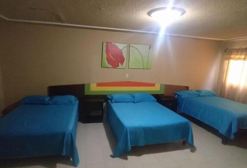 غرفة قياسية ثلاثية, Posada Del Rey