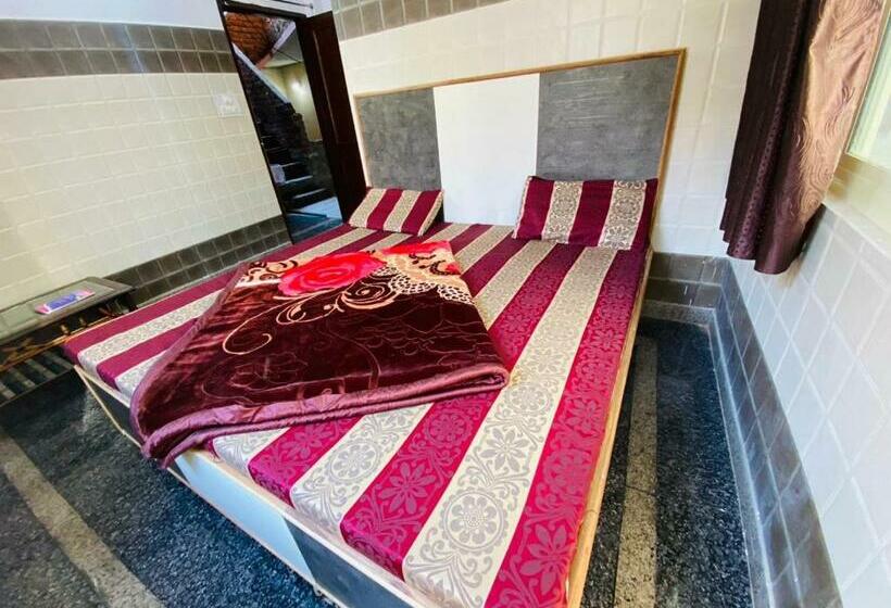 Номер Deluxe, Raj   Near Railway Station , Haridwar