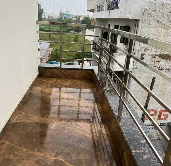 트리플 클래식 룸, Oyo 80981 Agm Residency