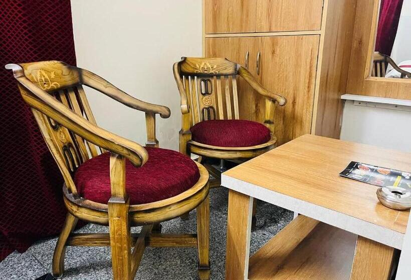 Номер Deluxe, Raj   Near Railway Station , Haridwar