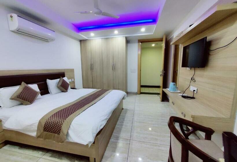 اتاق لوکس, Blueneck Sec 47 Near Ikea Gmp Gurugram
