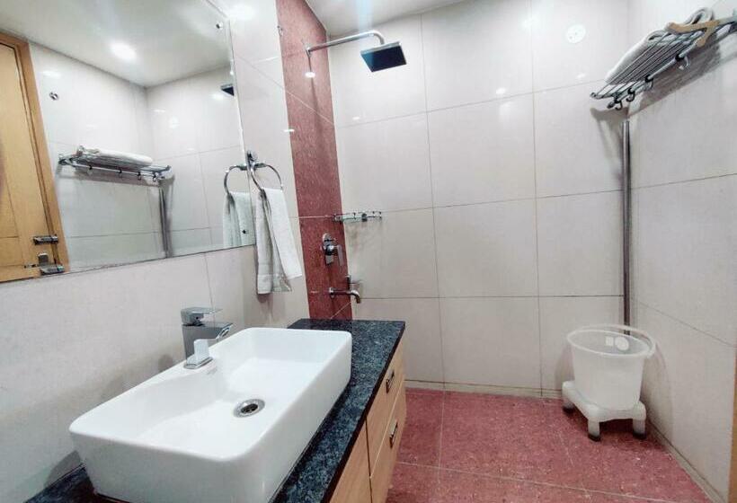 スタンダードルーム, Blueneck Sec 47 Near Ikea Gmp Gurugram
