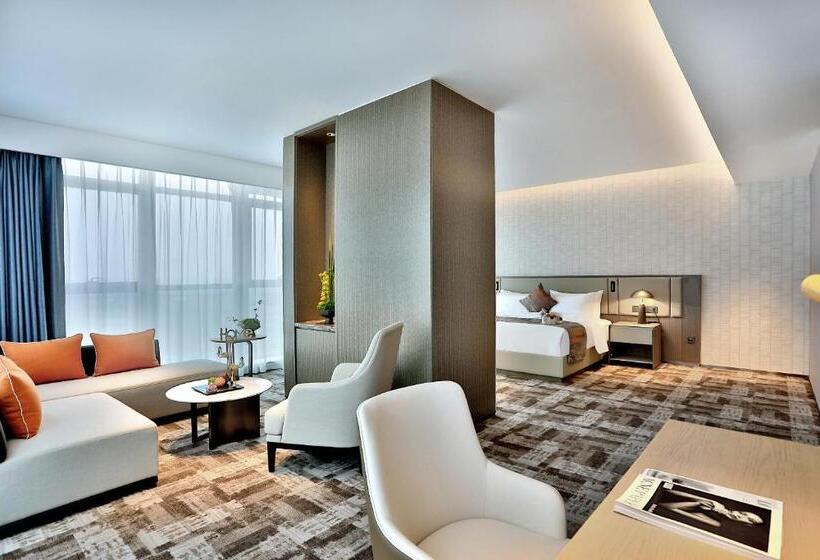 디럭스 스위트, Yiwu Yandoo Yayue