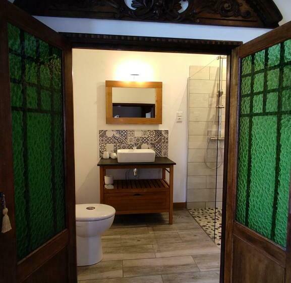 デラックスルーム, Château De Chauvac   Chambres Et Table D Hôtes Avec Vue Sur La Rivière