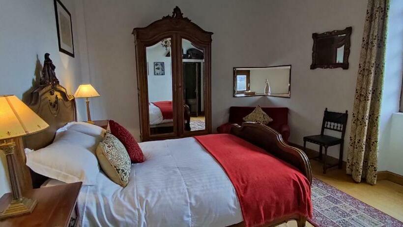 デラックスルーム, Château De Chauvac   Chambres Et Table D Hôtes Avec Vue Sur La Rivière