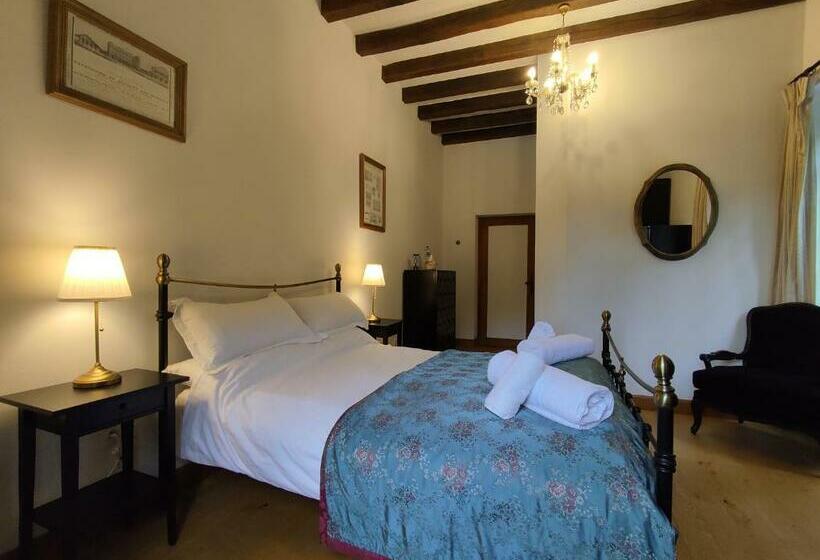 スーペリアールーム, Château De Chauvac   Chambres Et Table D Hôtes Avec Vue Sur La Rivière