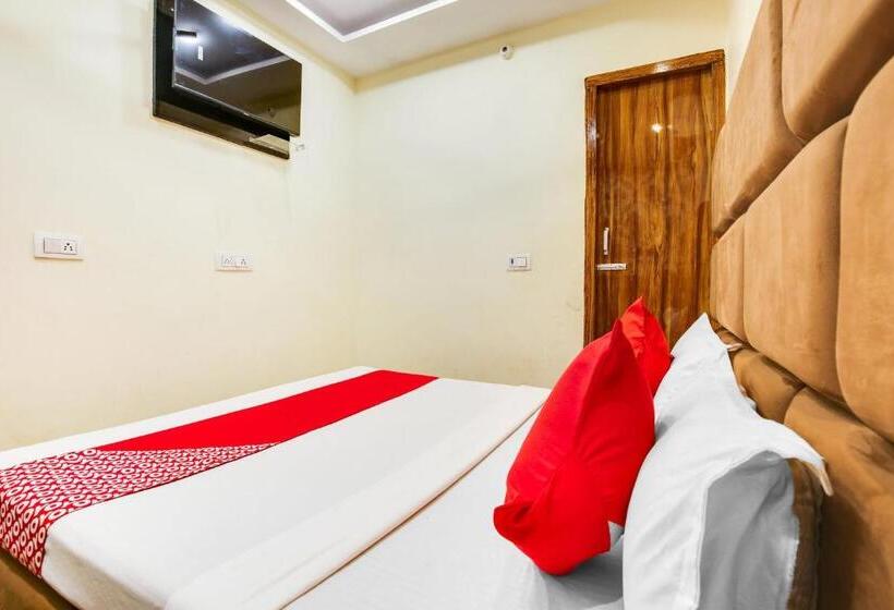 اتاق کلاسیک سه تخته, Oyo Flagship 80943b  Blue Shine